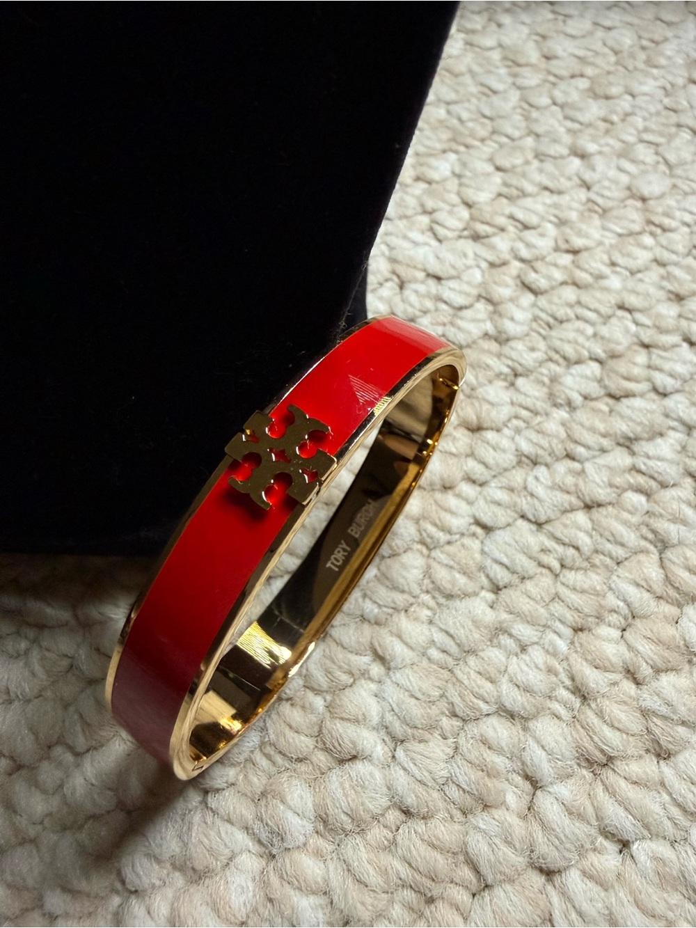 Fashion Jewelry Red and Gold Enamel Logo Bangle Bracelet